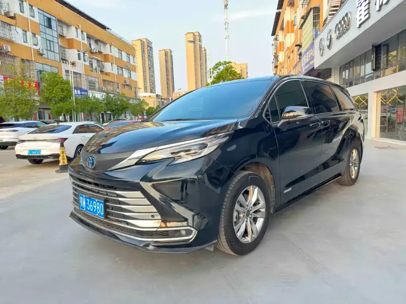 Toyota Sienna, 2023