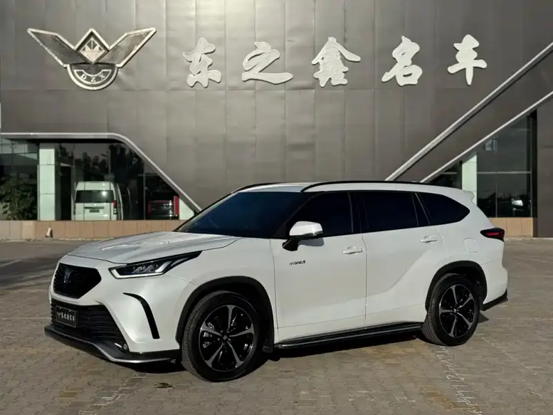 Toyota Crown Kluger, 2024