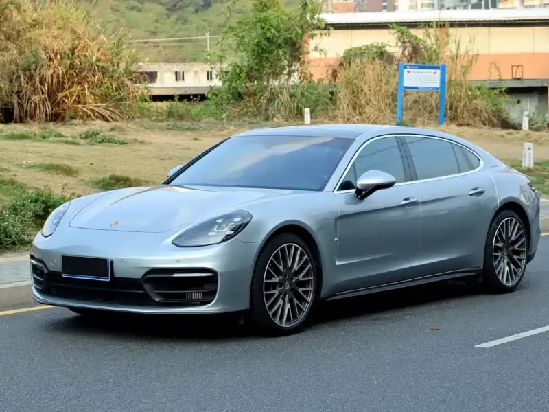Porsche Panamera, 2022