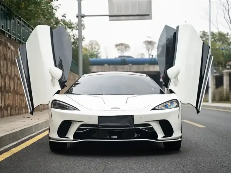 McLaren GT, 2021