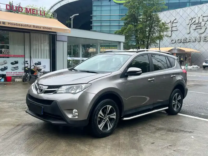 Toyota RAV4, 2015