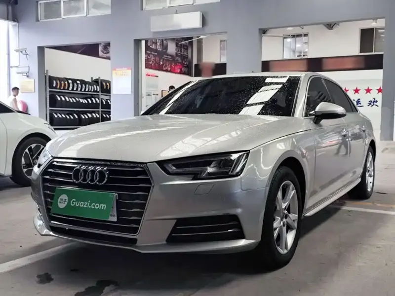 Audi A4L, 2018