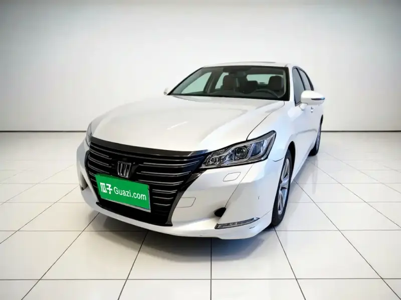 Toyota Crown, 2016