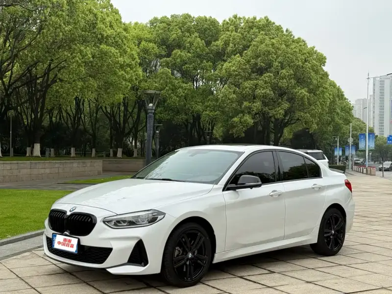 BMW 1 Series, 2022
