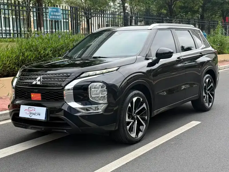 Mitsubishi Outlander, 2023