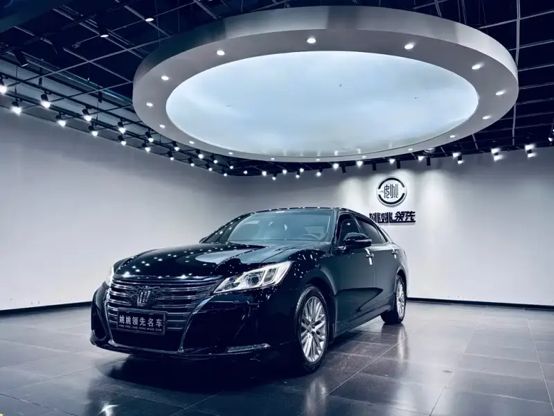 Toyota Crown, 2017