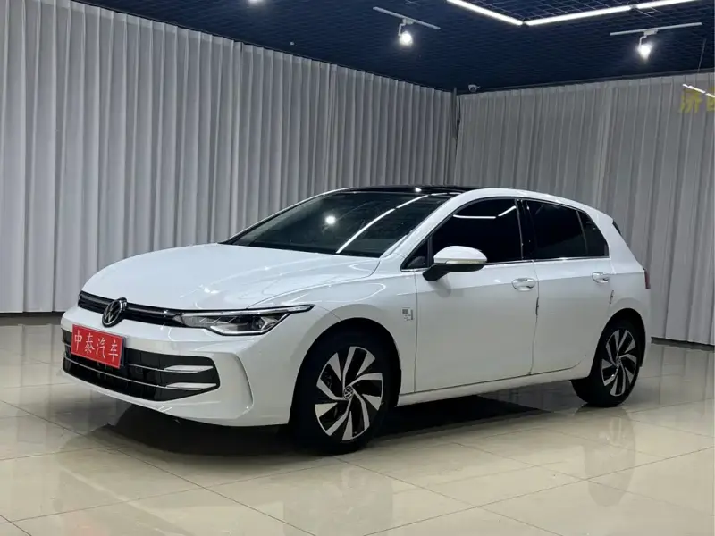 Volkswagen Golf, 2025
