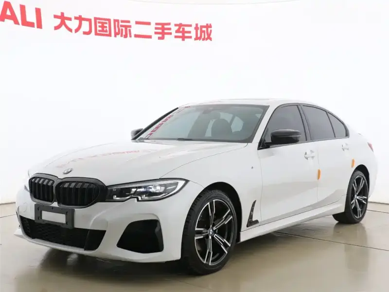 BMW 3 Series, 2022