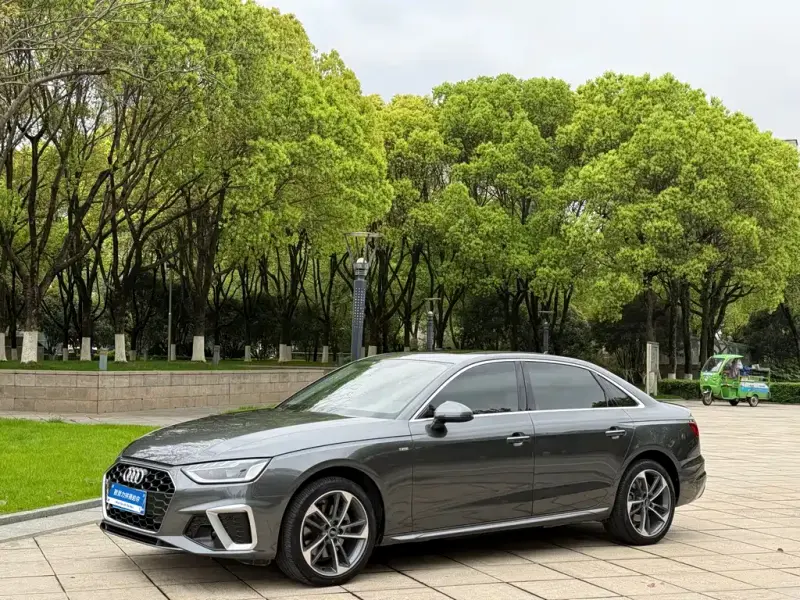 Audi A4L, 2022