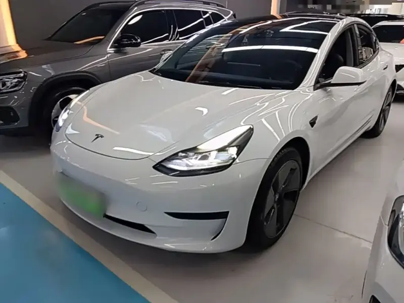 Tesla Model 3, 2022