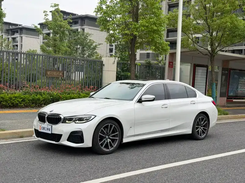 BMW 3 Series, 2021