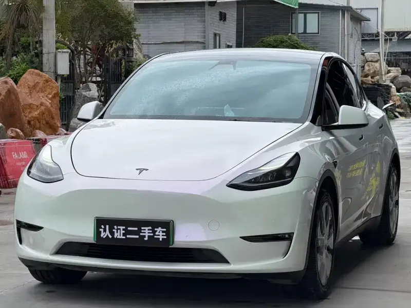 Tesla Model Y, 2022