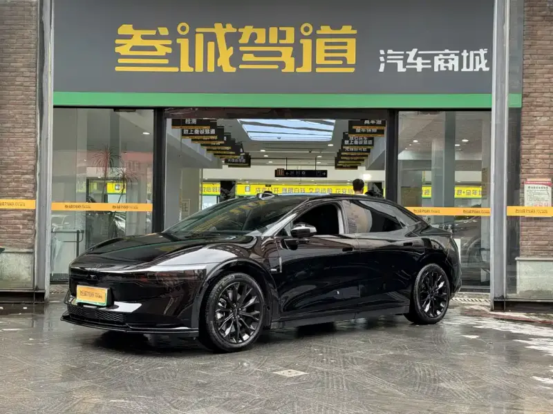 Zeekr 007, 2025