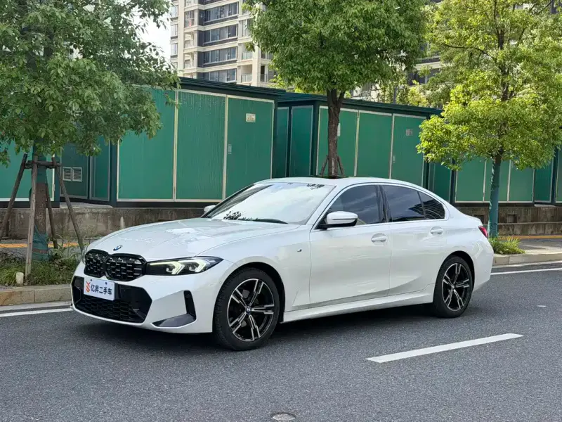 BMW 3 Series, 2023