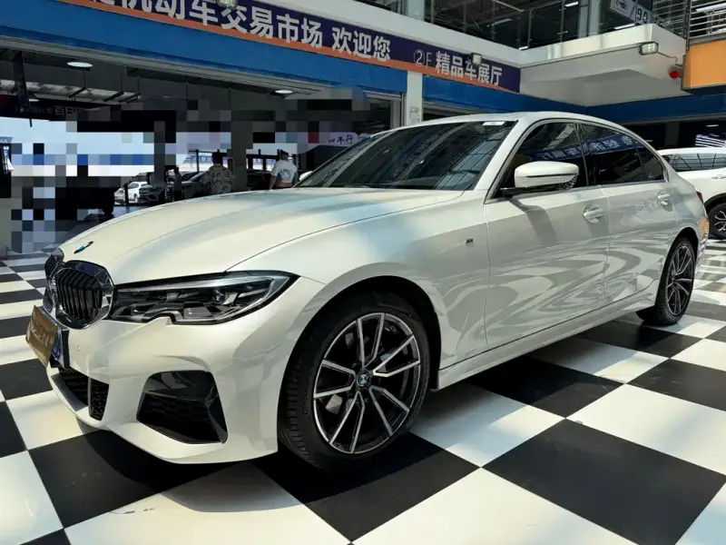BMW 3 Series, 2022