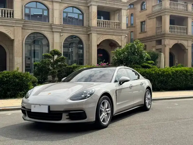 Porsche Panamera, 2019