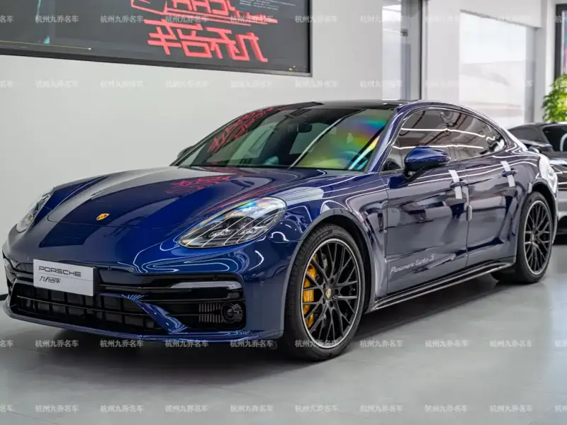 Porsche Panamera, 2022