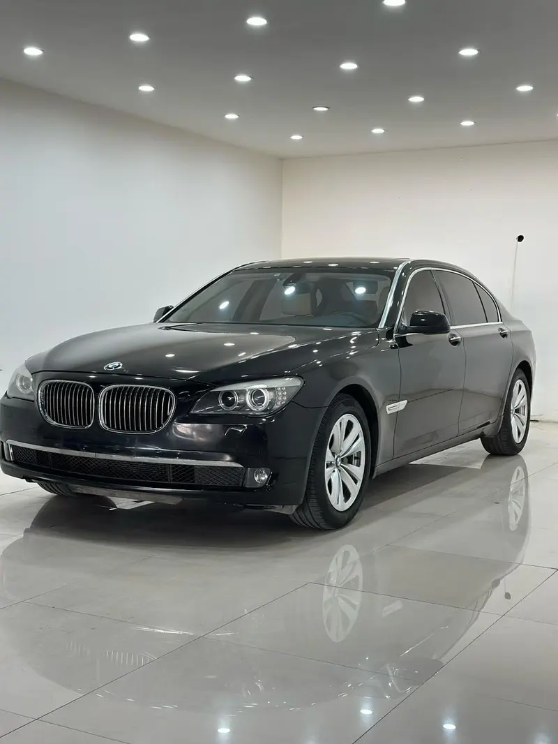 BMW 7-Series, 2011
