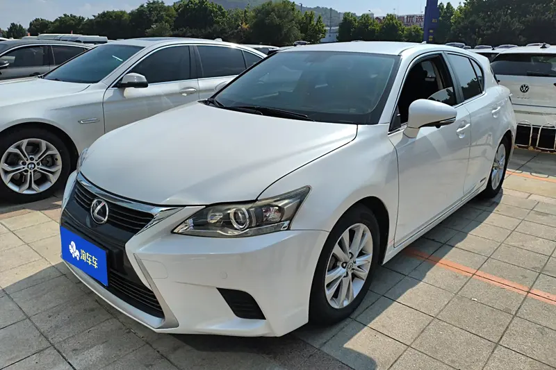 Lexus CT, 2014