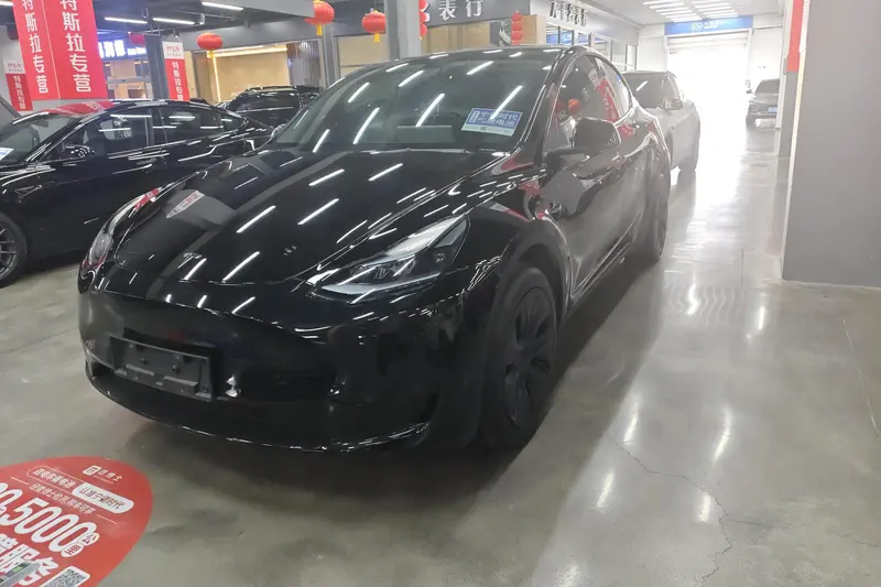 Tesla Model Y, 2023
