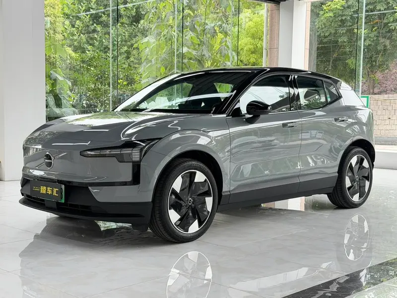 Volvo EX30, 2025