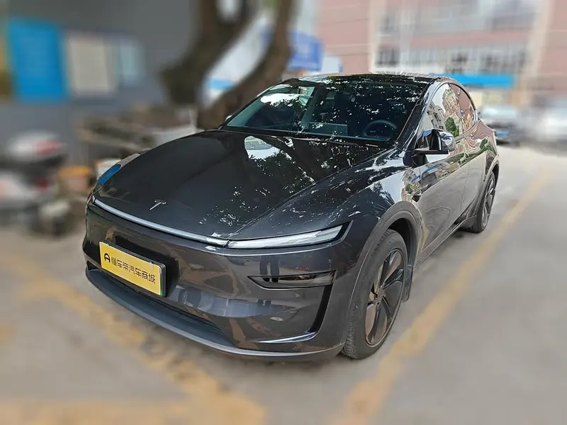 Tesla Model Y, 2025