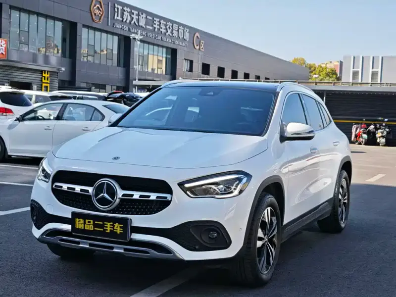 Mercedes-Benz GLA, 2022