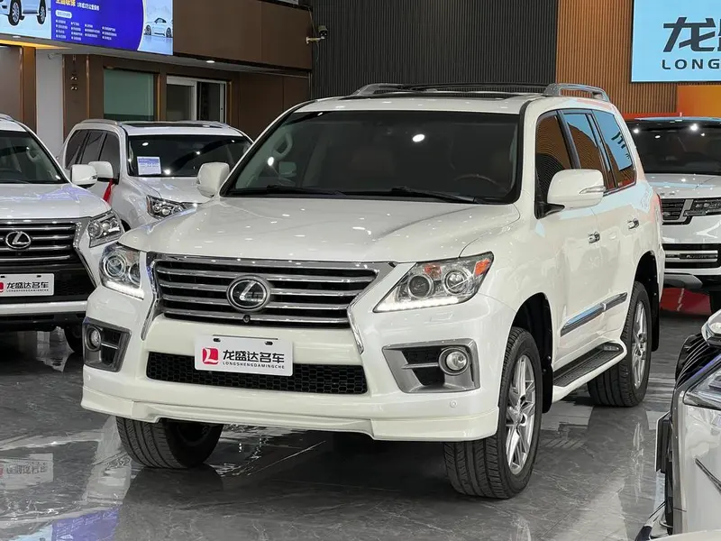 Lexus LX, 2013