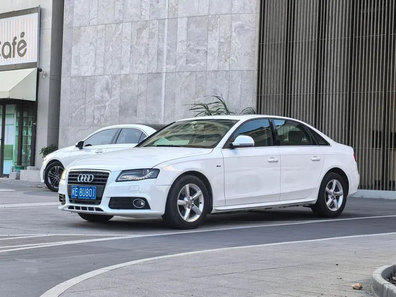 Audi A4L, 2012