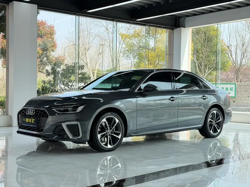 Audi A4L, 2022