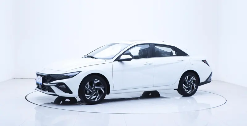 Hyundai Elantra, 2023