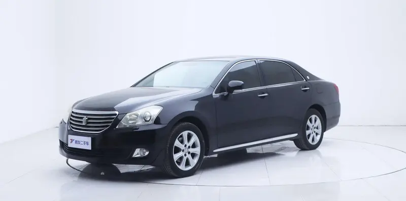 Toyota Crown, 2010