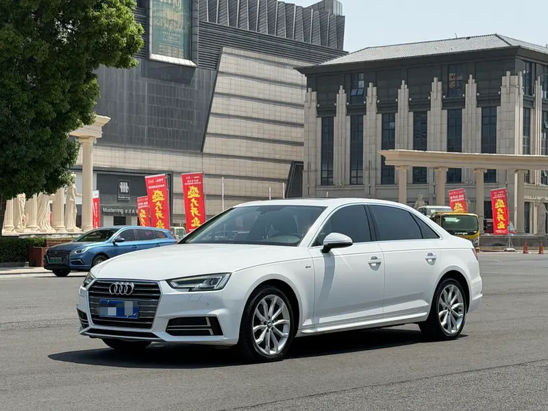 Audi A4L, 2018