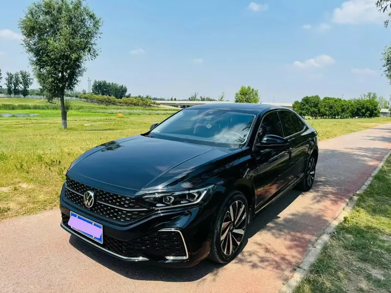 Volkswagen Passat, 2022