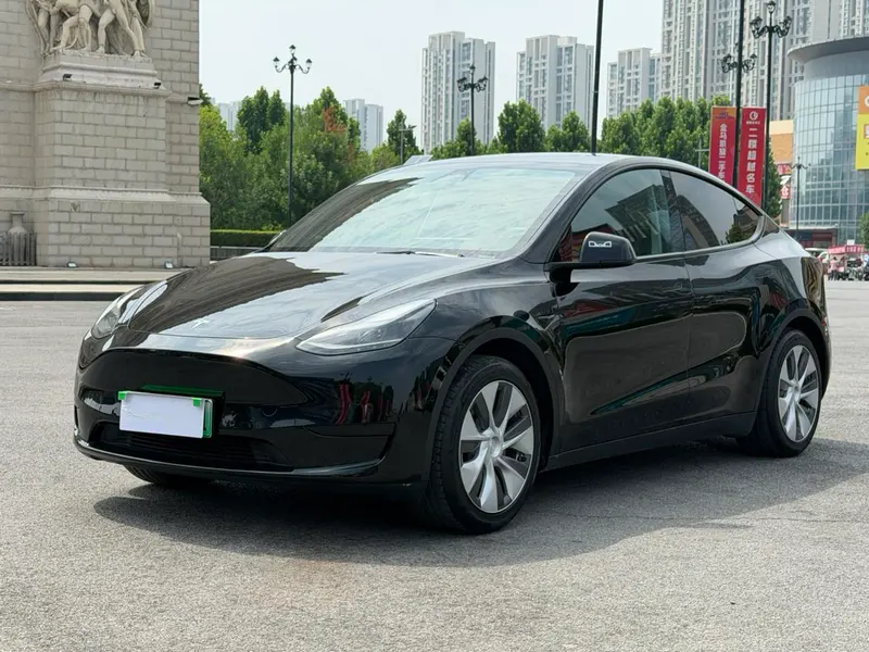 Tesla Model Y, 2022