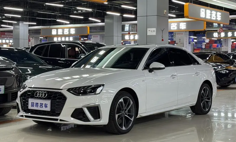 Audi A4L, 2022