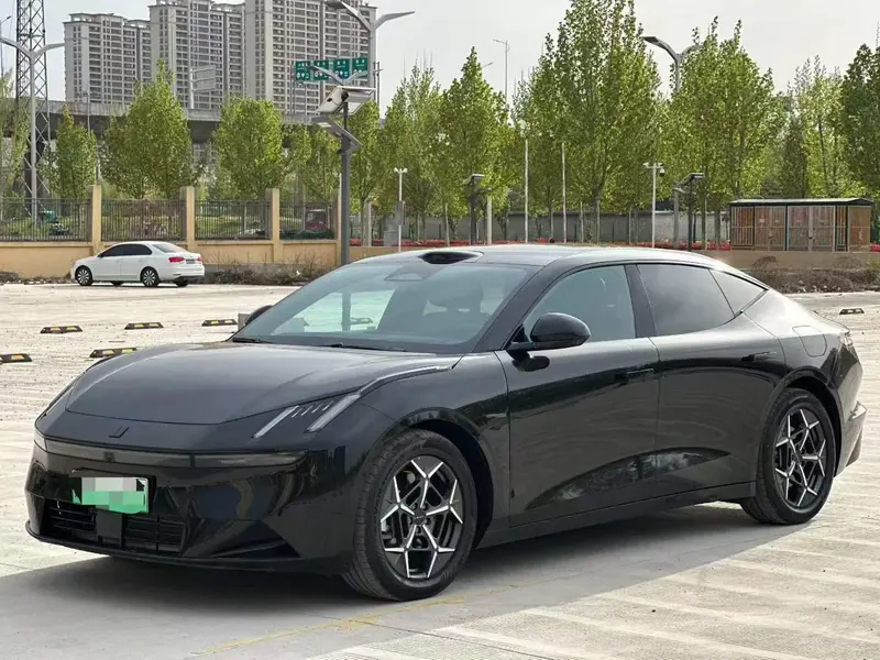 Lynk & Co 10 EM-P, 2025