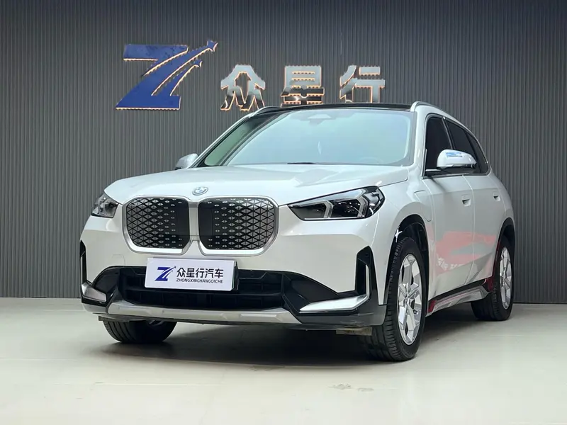 BMW iX1, 2025