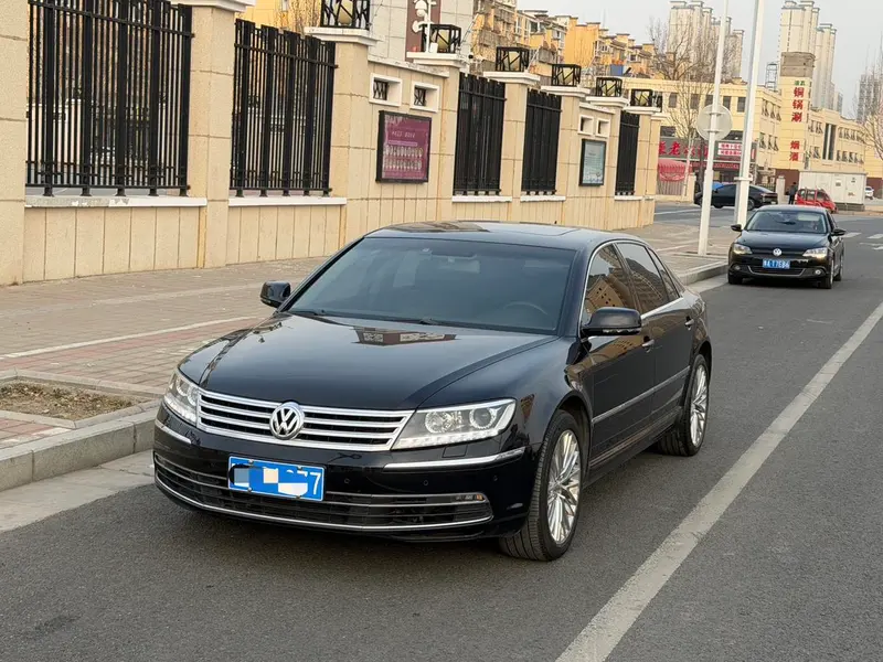 Volkswagen Phaeton, 2015