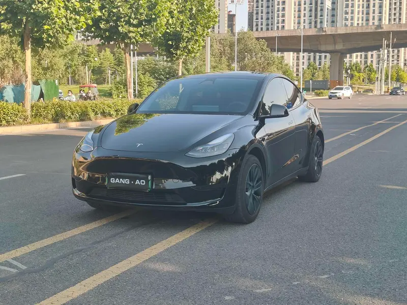 Tesla Model Y, 2023