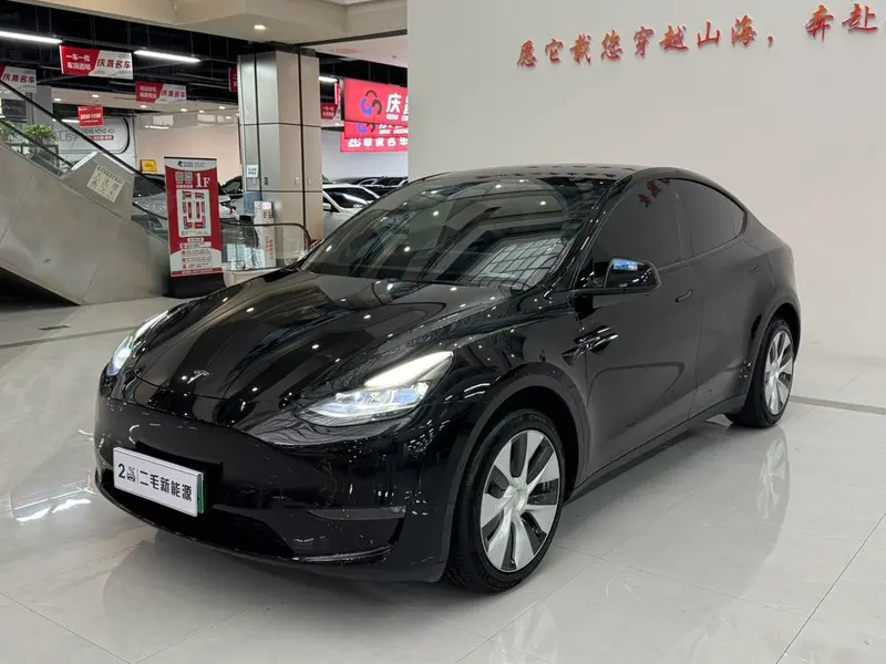 Tesla Model Y, 2021