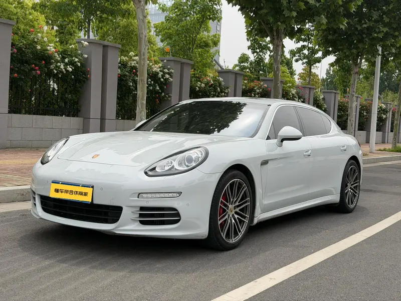 Porsche Panamera, 2016