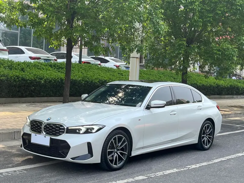 BMW 3-Series, 2023