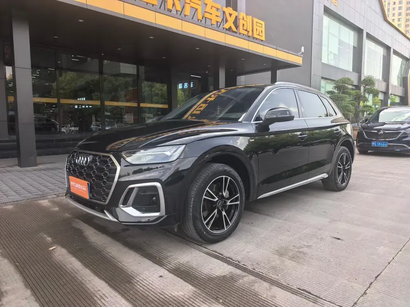 Audi Q5L, 2022