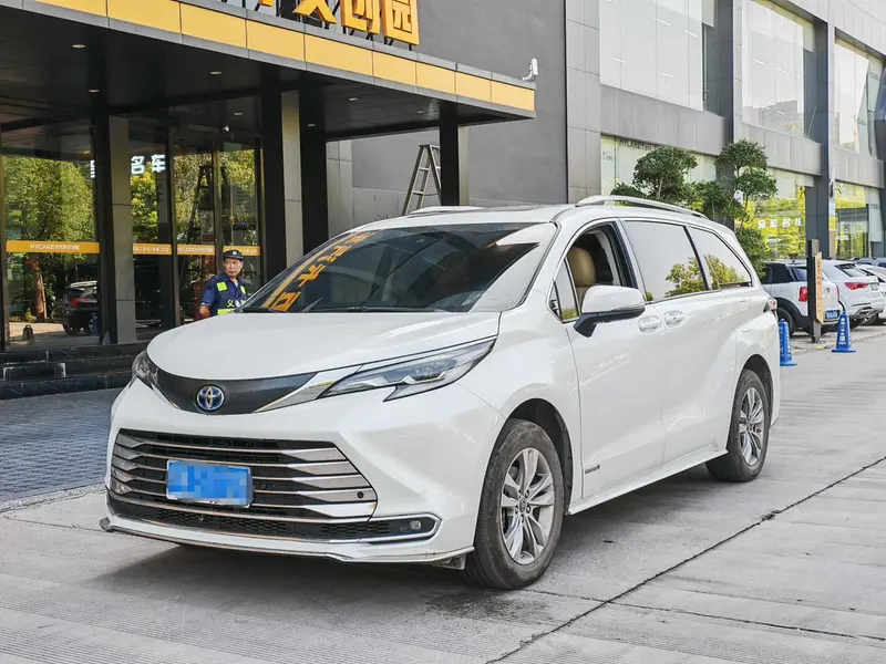 Toyota Sienna, 2023