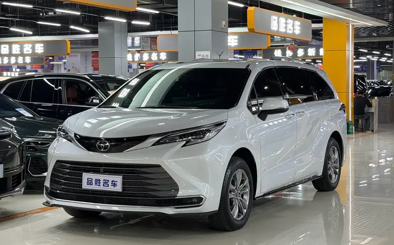 Toyota Sienna, 2024