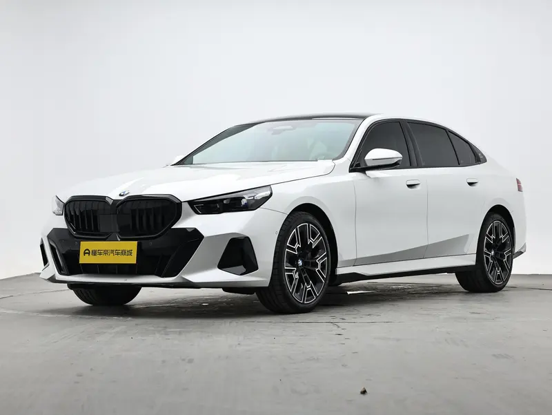BMW 5-Series, 2025