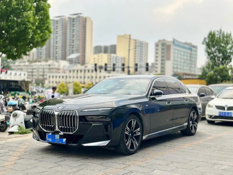 BMW 7-Series, 2023
