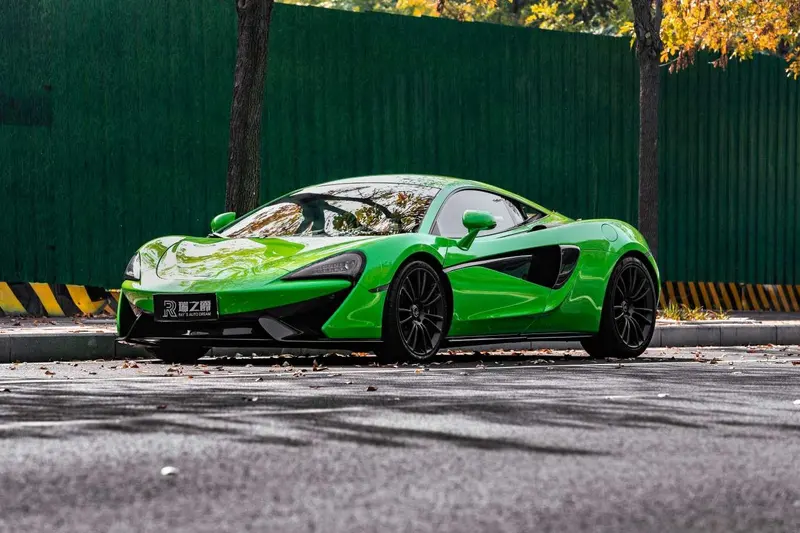 McLaren 570S, 2015