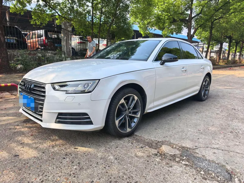 Audi A4L, 2018